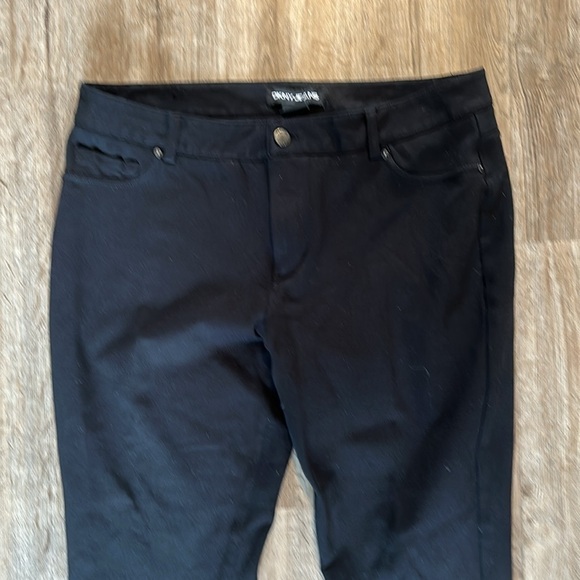 DKNY PANTS STRETCHY SIZE(L) - Picture 3 of 6